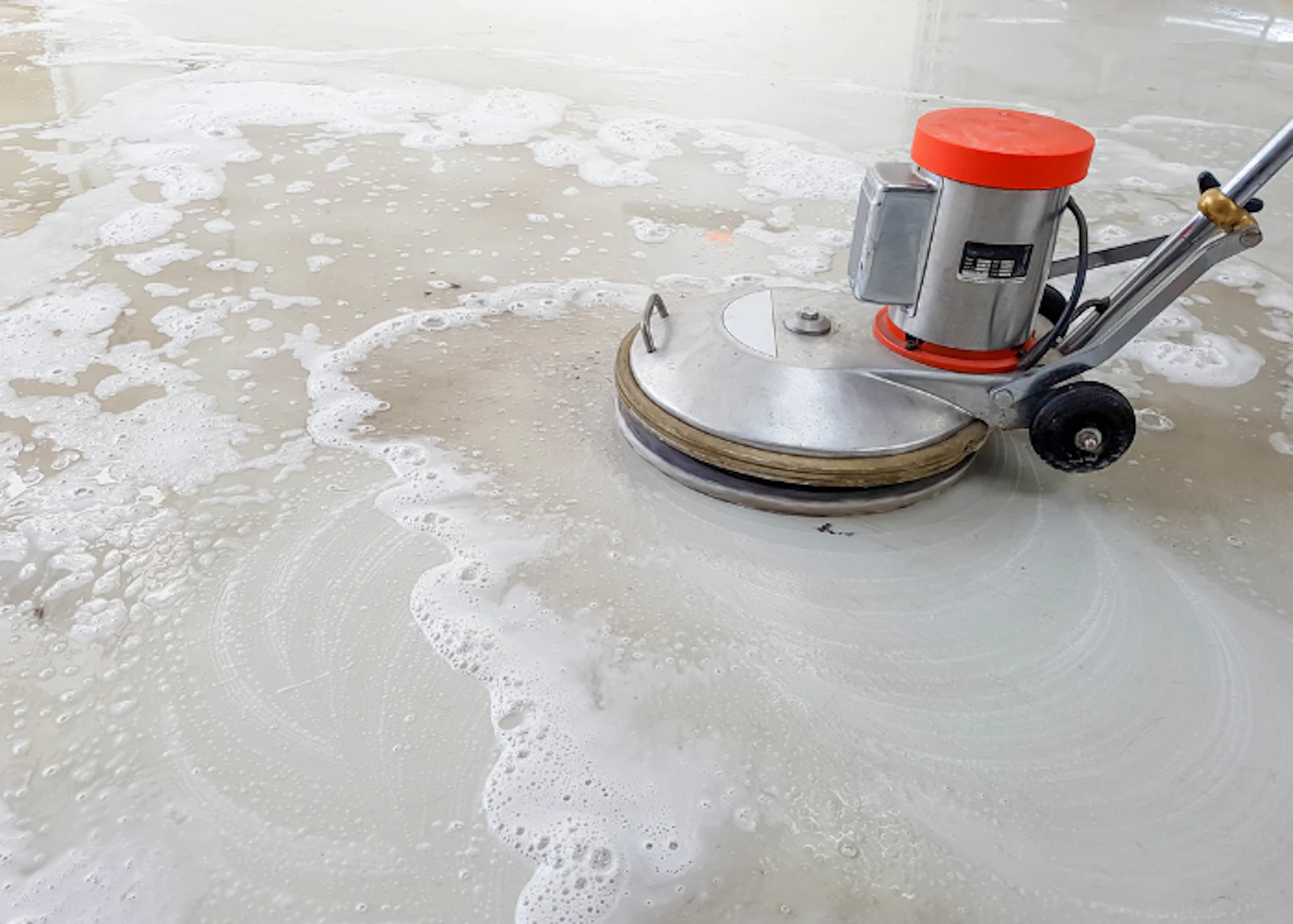 floor scrubbing machine
